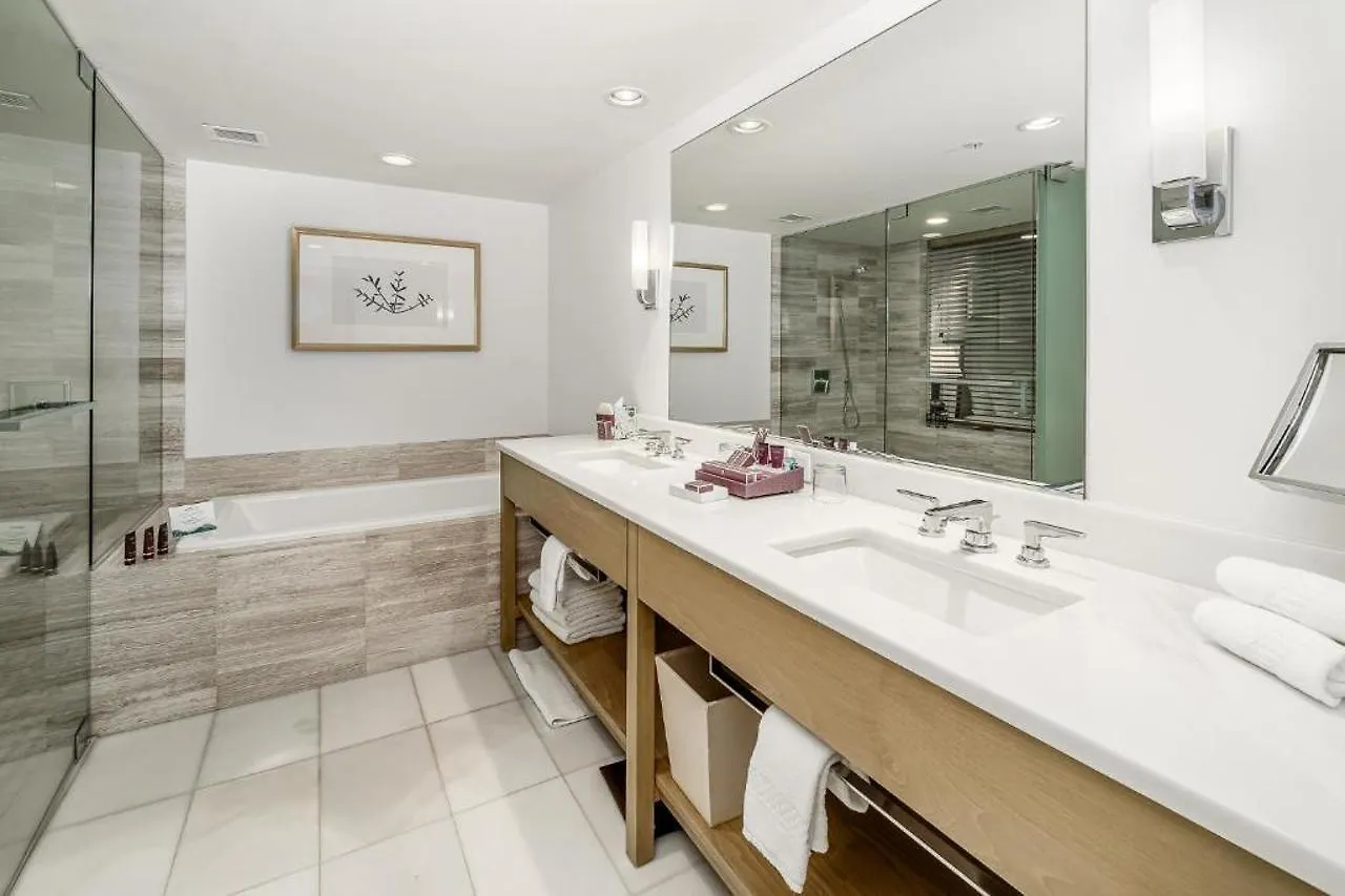 Real Select At The Ritz Carlton Residences, Waikiki Beach Oahu
