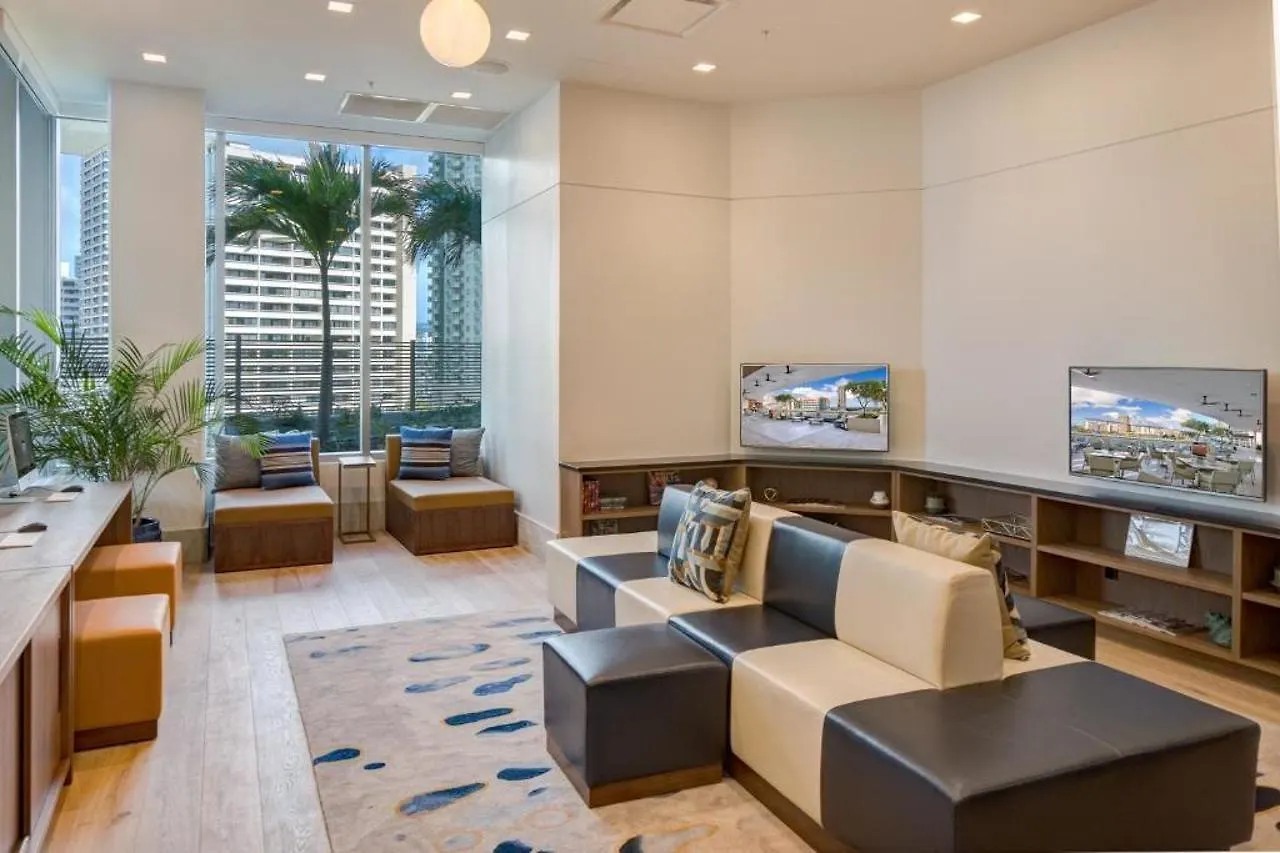Real Select At The Ritz Carlton Residences, Waikiki Beach Oahu Hotel